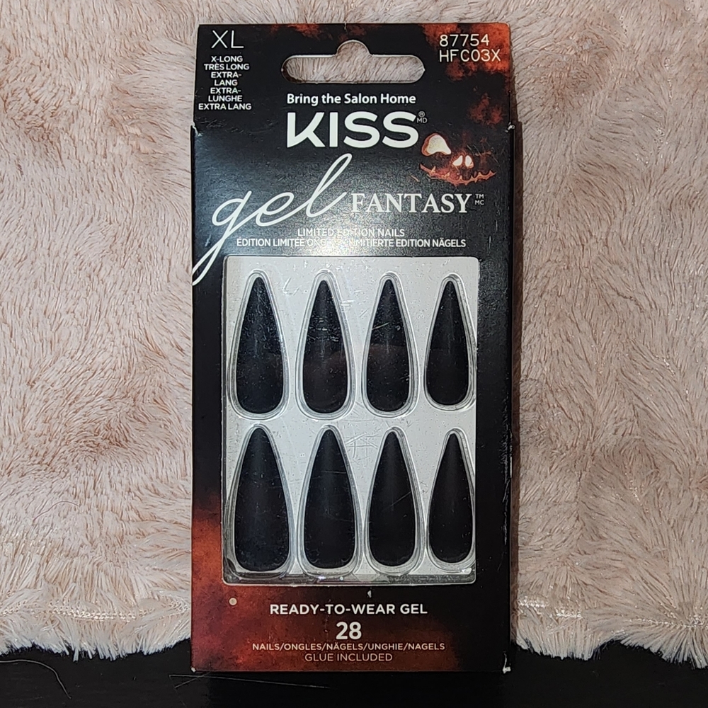 KISS Gel Fantasy XL press on black nails